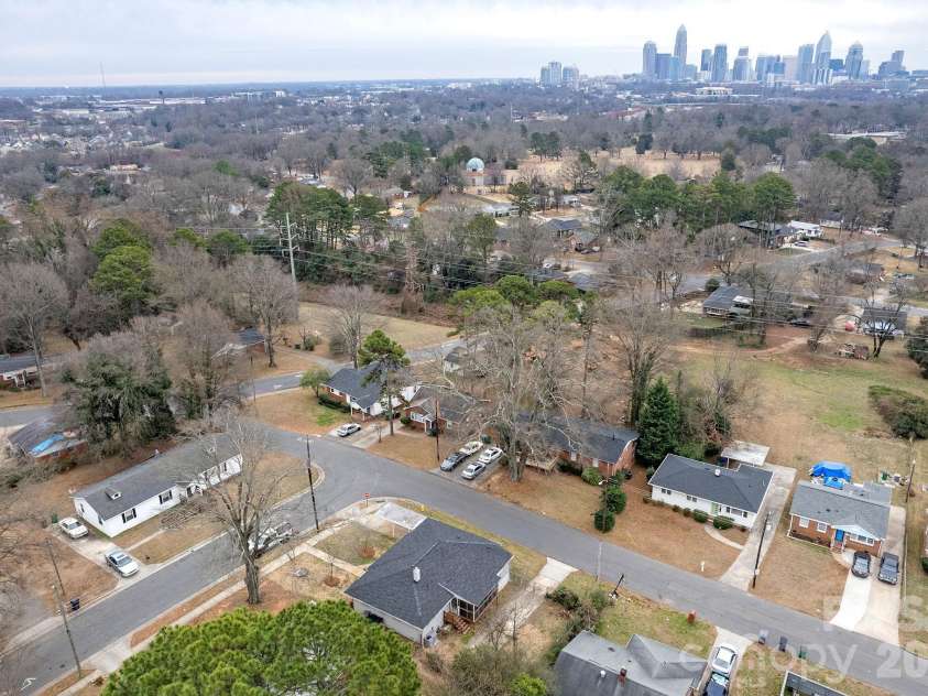 1701 Irma Street, Charlotte, NC 28216.  MLS# CAR4413768, YatesRealty ID 9353. 