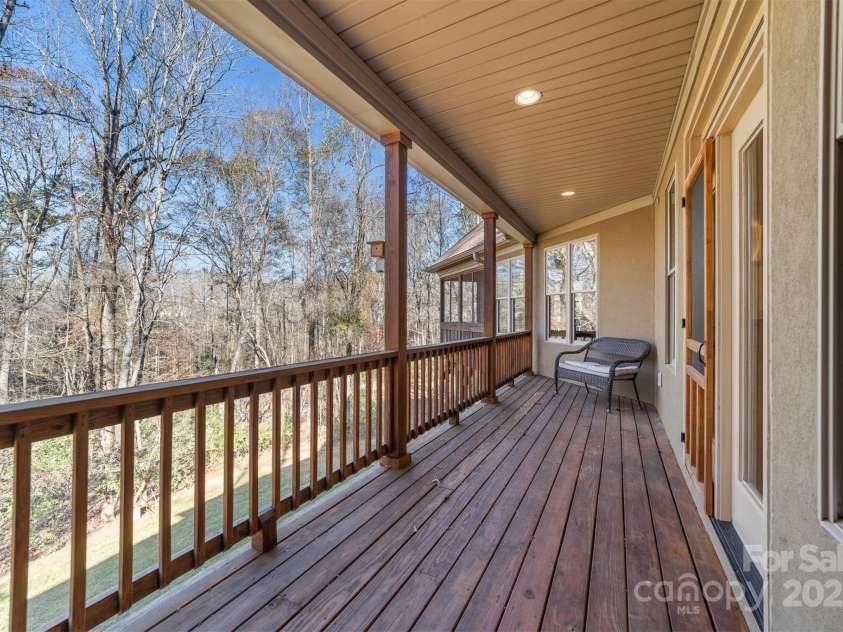 404 Yorkfield Drive, Shelby, NC 28150.  MLS# CAR4205572, YatesRealty ID 9353. 