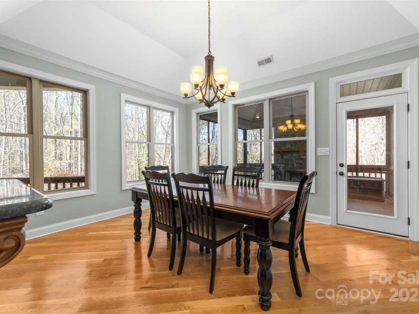 404 Yorkfield Drive, Shelby, NC 28150.  MLS# CAR4205572, YatesRealty ID 9353. 