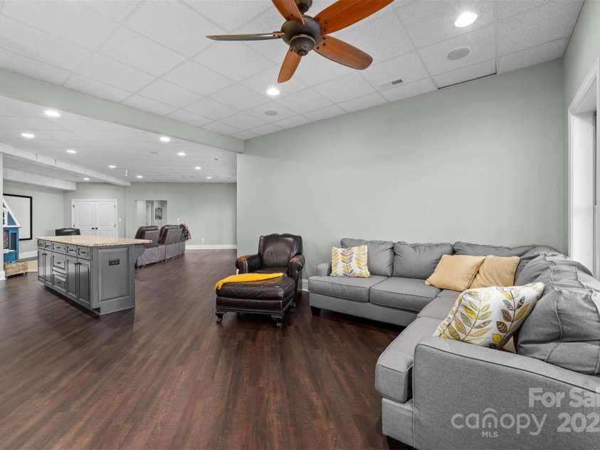 404 Yorkfield Drive, Shelby, NC 28150.  MLS# CAR4205572, YatesRealty ID 9353. 