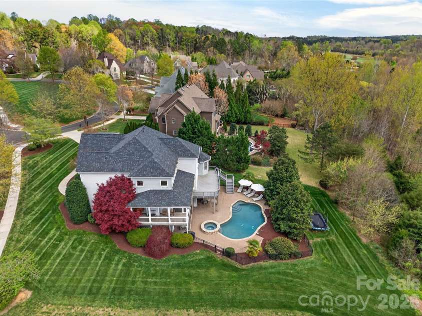 18502 Green Knoll Trace, Davidson, NC 28036.  MLS# CAR4364534, YatesRealty ID 9354. 