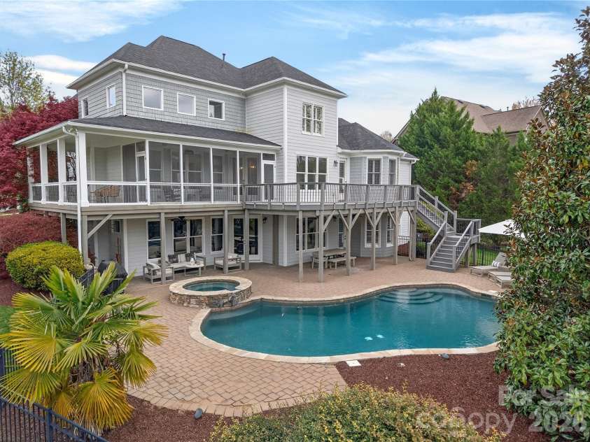 18502 Green Knoll Trace, Davidson, NC 28036.  MLS# CAR4364534, YatesRealty ID 9354. 