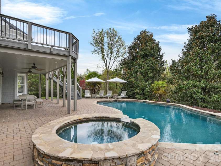 18502 Green Knoll Trace, Davidson, NC 28036.  MLS# CAR4364534, YatesRealty ID 9354. 