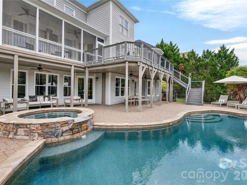 18502 Green Knoll Trace, Davidson, NC 28036.  MLS# CAR4364534, YatesRealty ID 9354. 