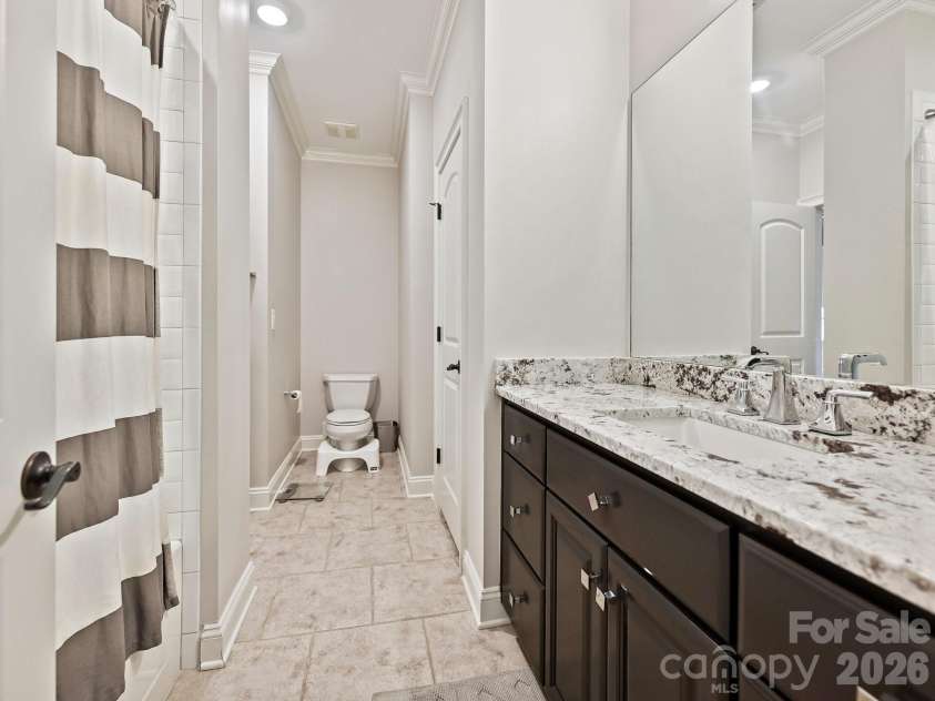 18502 Green Knoll Trace, Davidson, NC 28036.  MLS# CAR4364534, YatesRealty ID 9354. 