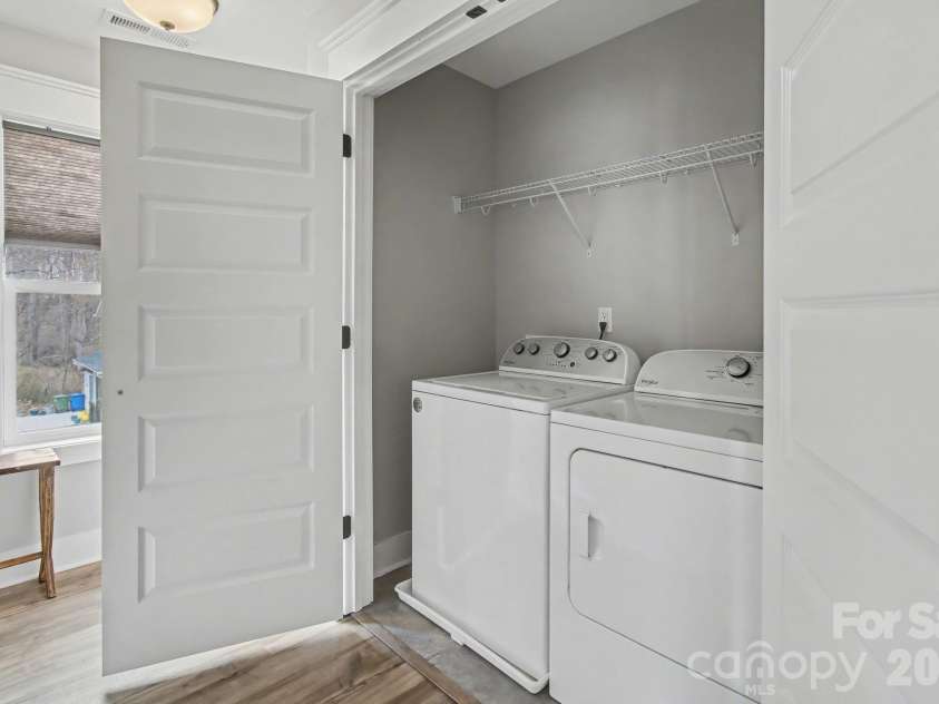 9 Crane Street, Asheville, NC 28806.  MLS# CAR4354712, YatesRealty ID 9356. Laundry