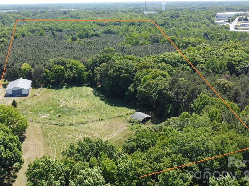 136 Arabian Drive, Mooresville, NC 28115.  MLS# CAR4364672, YatesRealty ID 9358. 