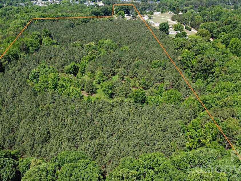 136 Arabian Drive, Mooresville, NC 28115.  MLS# CAR4364672, YatesRealty ID 9358. 
