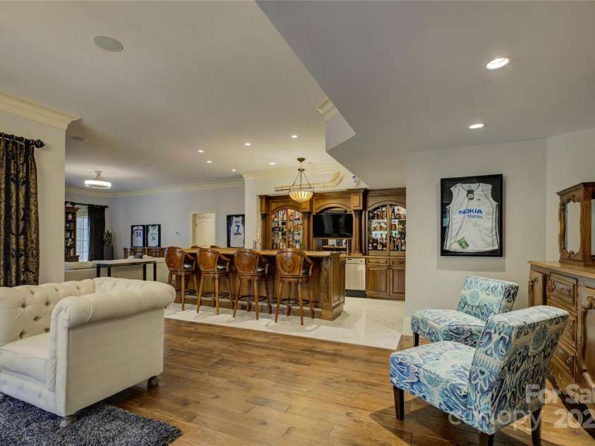 16908 Ashton Oaks Drive, Charlotte, NC 28278.  MLS# CAR4198015, YatesRealty ID 9358. 