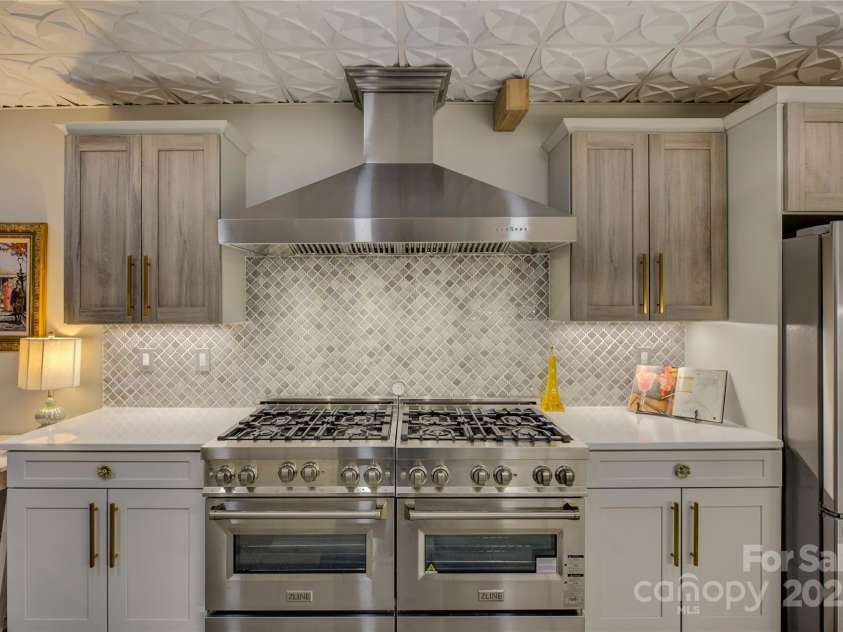 16908 Ashton Oaks Drive, Charlotte, NC 28278.  MLS# CAR4198015, YatesRealty ID 9358. 