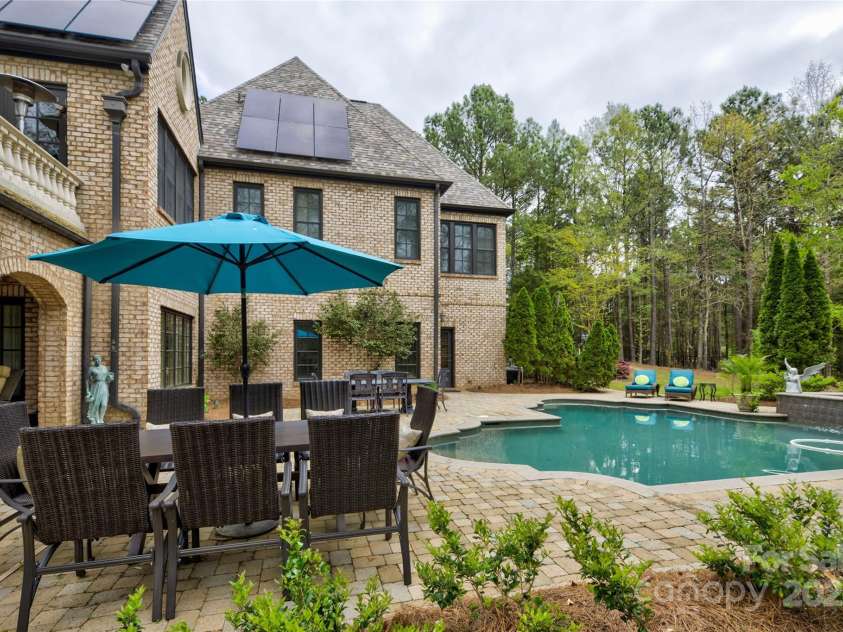 16908 Ashton Oaks Drive, Charlotte, NC 28278.  MLS# CAR4198015, YatesRealty ID 9358. 