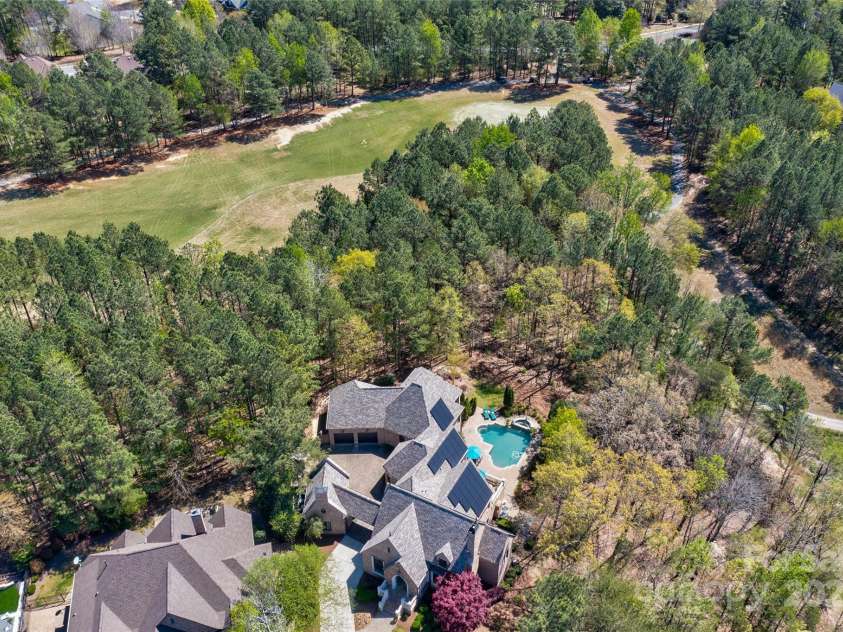 16908 Ashton Oaks Drive, Charlotte, NC 28278.  MLS# CAR4198015, YatesRealty ID 9358. 