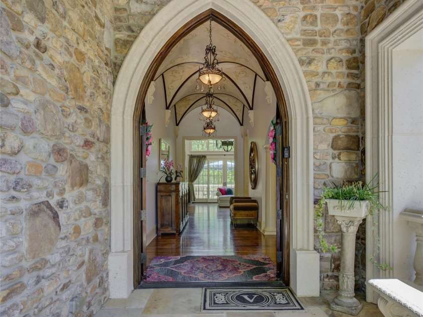 16908 Ashton Oaks Drive, Charlotte, NC 28278.  MLS# CAR4198015, YatesRealty ID 9358. 