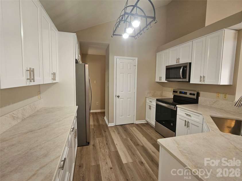 3604 Edmund Court, Matthews, NC 28105.  MLS# CAR4351458, YatesRealty ID 9359. 