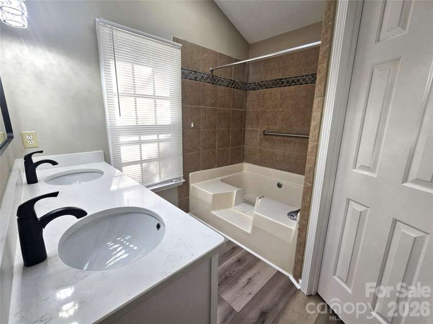 3604 Edmund Court, Matthews, NC 28105.  MLS# CAR4351458, YatesRealty ID 9359. 