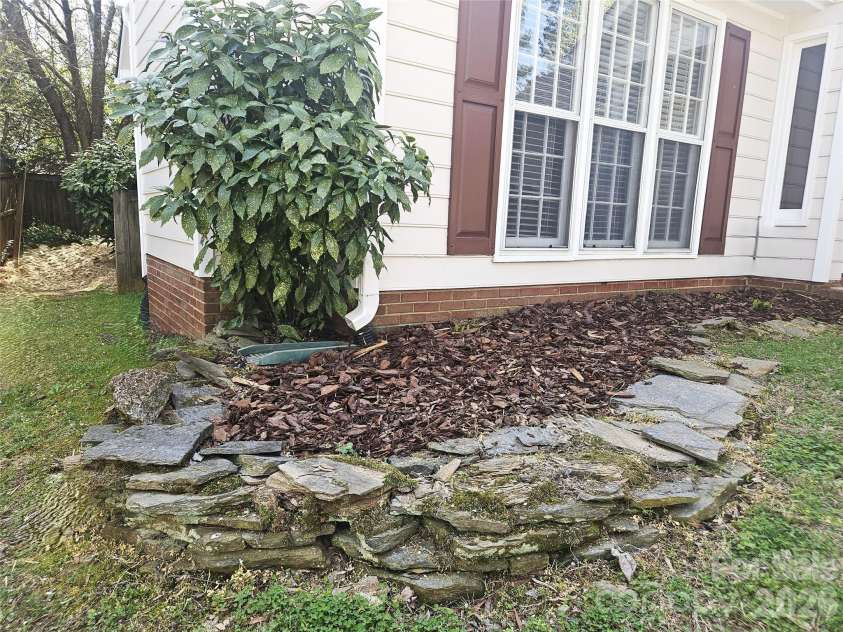 3604 Edmund Court, Matthews, NC 28105.  MLS# CAR4351458, YatesRealty ID 9359. 