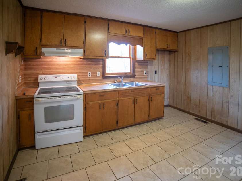 7340 Downs Avenue, Connelly Springs, NC 28612.  MLS# CAR4336042, YatesRealty ID 936. 