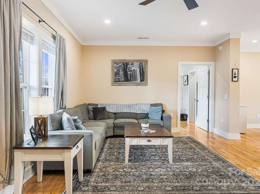 296 Ridge View Drive, Clyde, NC 28721.  MLS# CAR4211197, YatesRealty ID 9360. 