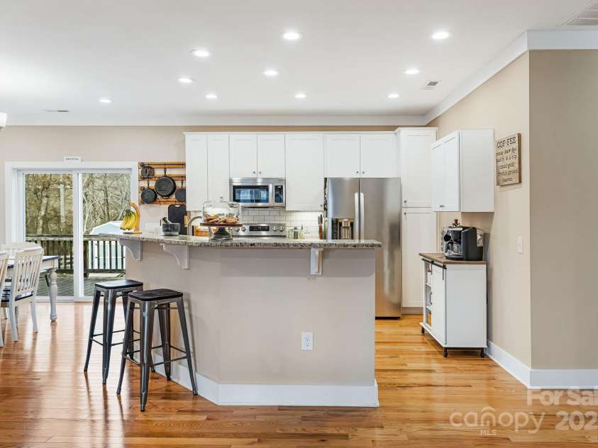 296 Ridge View Drive, Clyde, NC 28721.  MLS# CAR4211197, YatesRealty ID 9360. 