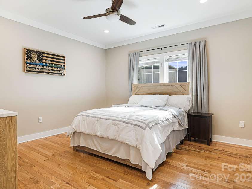 296 Ridge View Drive, Clyde, NC 28721.  MLS# CAR4211197, YatesRealty ID 9360. 