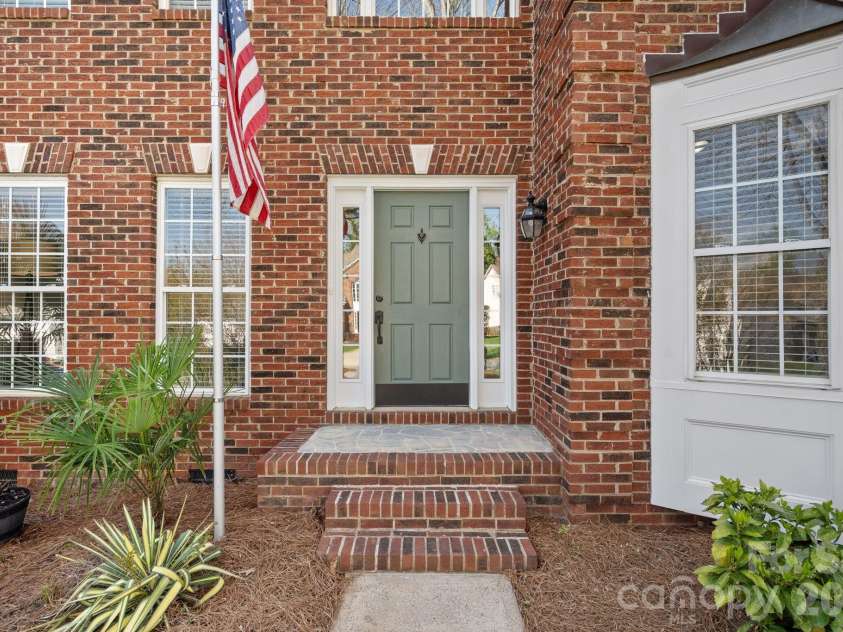 19516 Trintella Lane, Cornelius, NC 28031.  MLS# CAR4359826, YatesRealty ID 9361. 