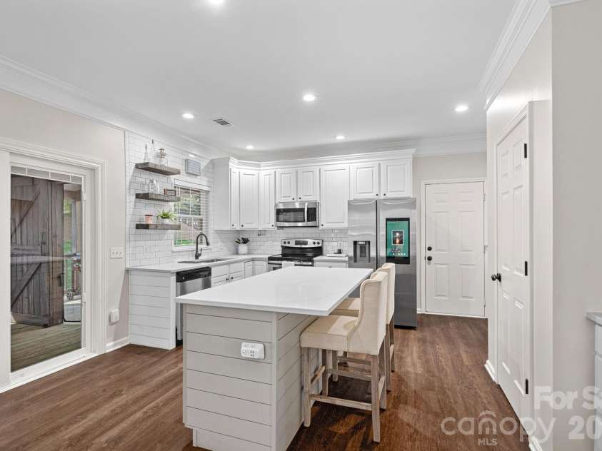 19516 Trintella Lane, Cornelius, NC 28031.  MLS# CAR4359826, YatesRealty ID 9361. 