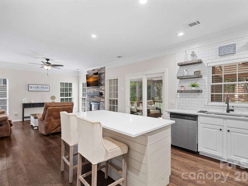 19516 Trintella Lane, Cornelius, NC 28031.  MLS# CAR4359826, YatesRealty ID 9361. 