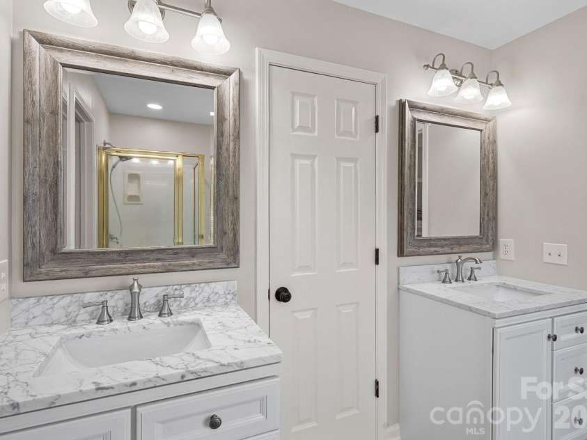 19516 Trintella Lane, Cornelius, NC 28031.  MLS# CAR4359826, YatesRealty ID 9361. 