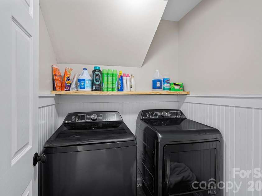 19516 Trintella Lane, Cornelius, NC 28031.  MLS# CAR4359826, YatesRealty ID 9361. 