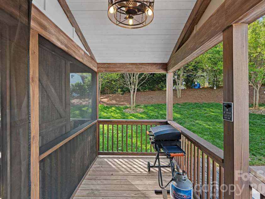 19516 Trintella Lane, Cornelius, NC 28031.  MLS# CAR4359826, YatesRealty ID 9361. 