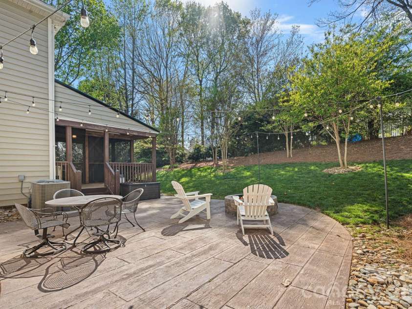 19516 Trintella Lane, Cornelius, NC 28031.  MLS# CAR4359826, YatesRealty ID 9361. 