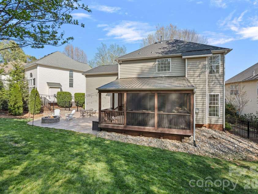 19516 Trintella Lane, Cornelius, NC 28031.  MLS# CAR4359826, YatesRealty ID 9361. 