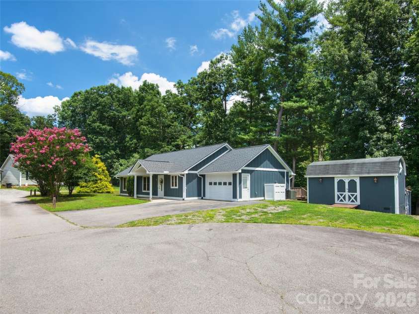 7 Mcgee Ridge Road, Fairview, NC 28730.  MLS# CAR4404833, YatesRealty ID 9362. 