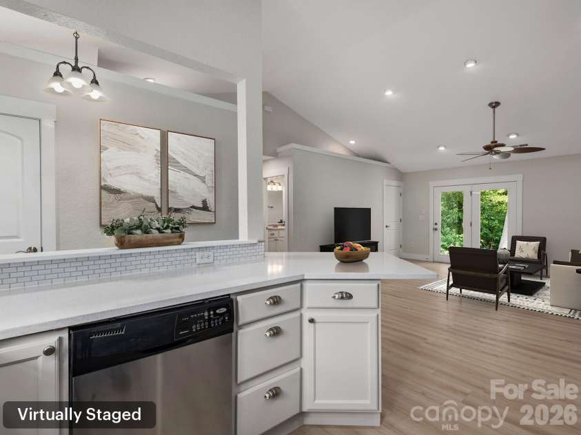 7 Mcgee Ridge Road, Fairview, NC 28730.  MLS# CAR4404833, YatesRealty ID 9362. 