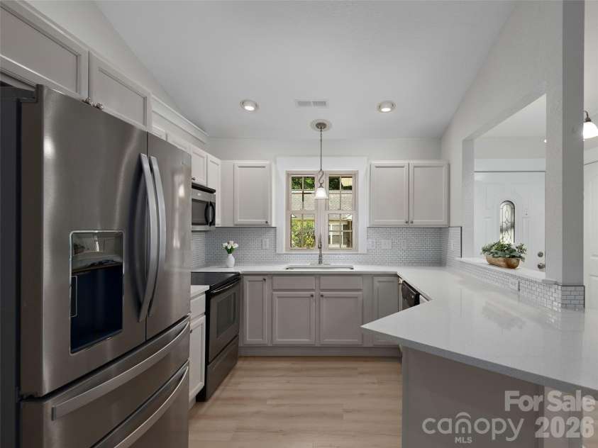 7 Mcgee Ridge Road, Fairview, NC 28730.  MLS# CAR4404833, YatesRealty ID 9362. 