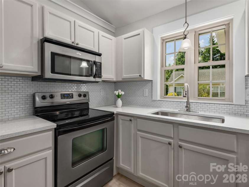 7 Mcgee Ridge Road, Fairview, NC 28730.  MLS# CAR4404833, YatesRealty ID 9362. 