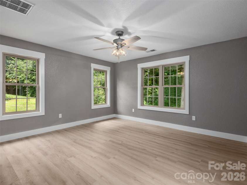 7 Mcgee Ridge Road, Fairview, NC 28730.  MLS# CAR4404833, YatesRealty ID 9362. 