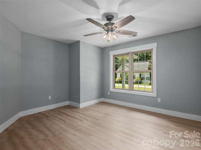 7 Mcgee Ridge Road, Fairview, NC 28730.  MLS# CAR4404833, YatesRealty ID 9362. 
