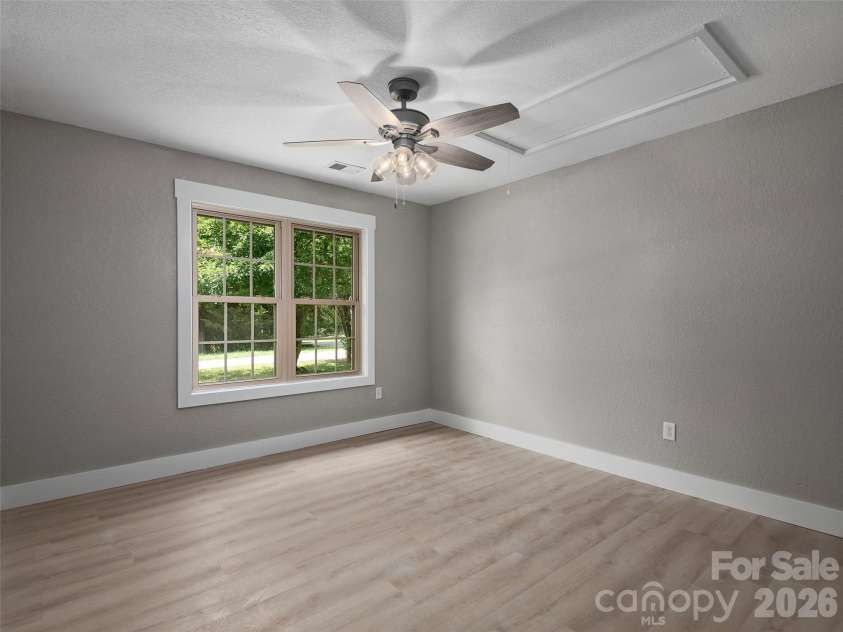 7 Mcgee Ridge Road, Fairview, NC 28730.  MLS# CAR4404833, YatesRealty ID 9362. 