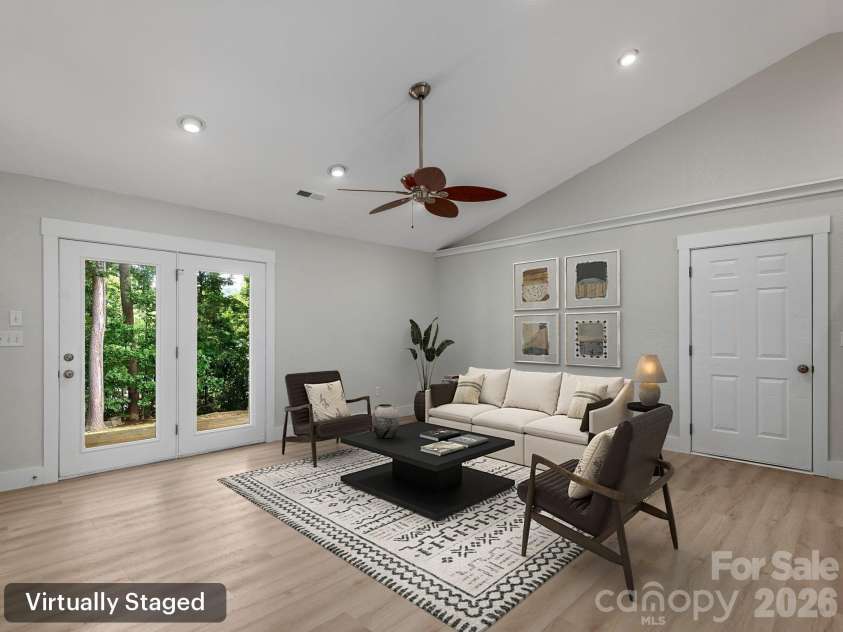 7 Mcgee Ridge Road, Fairview, NC 28730.  MLS# CAR4404833, YatesRealty ID 9362. 