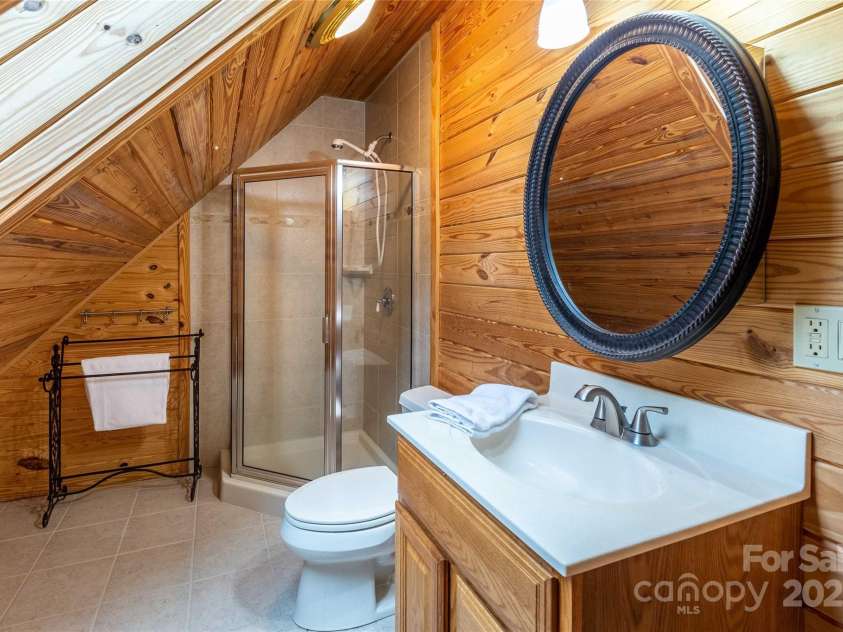278 Talisi Trail, Whittier, NC 28789.  MLS# CAR4240743, YatesRealty ID 9363. Loft Bathroom