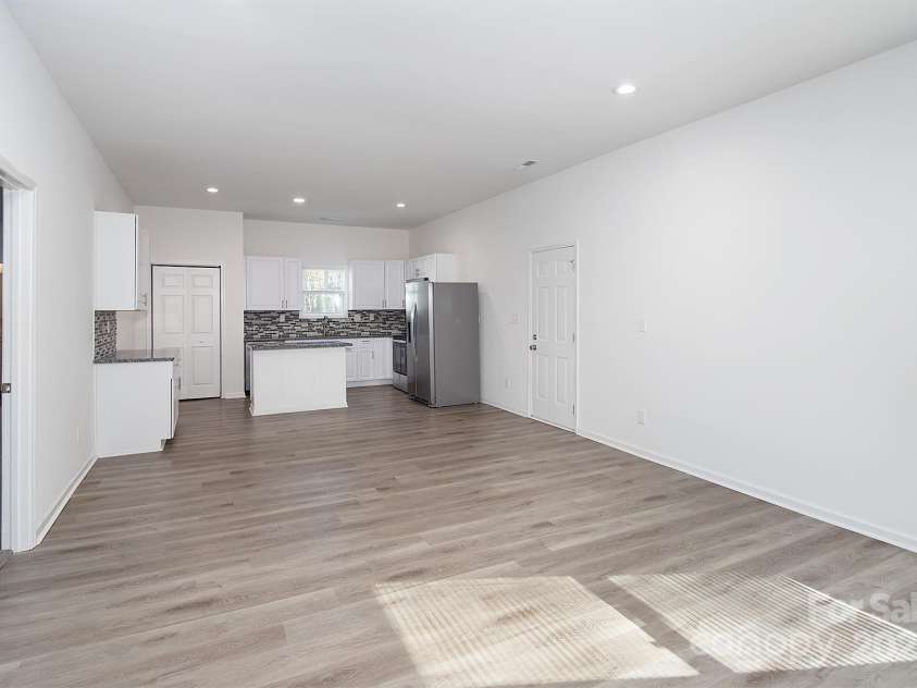 1305 Price Avenue, Kannapolis, NC 28081.  MLS# CAR4234948, YatesRealty ID 9364. 