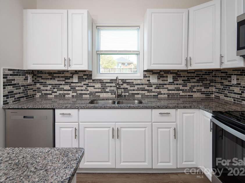 1305 Price Avenue, Kannapolis, NC 28081.  MLS# CAR4234948, YatesRealty ID 9364. 