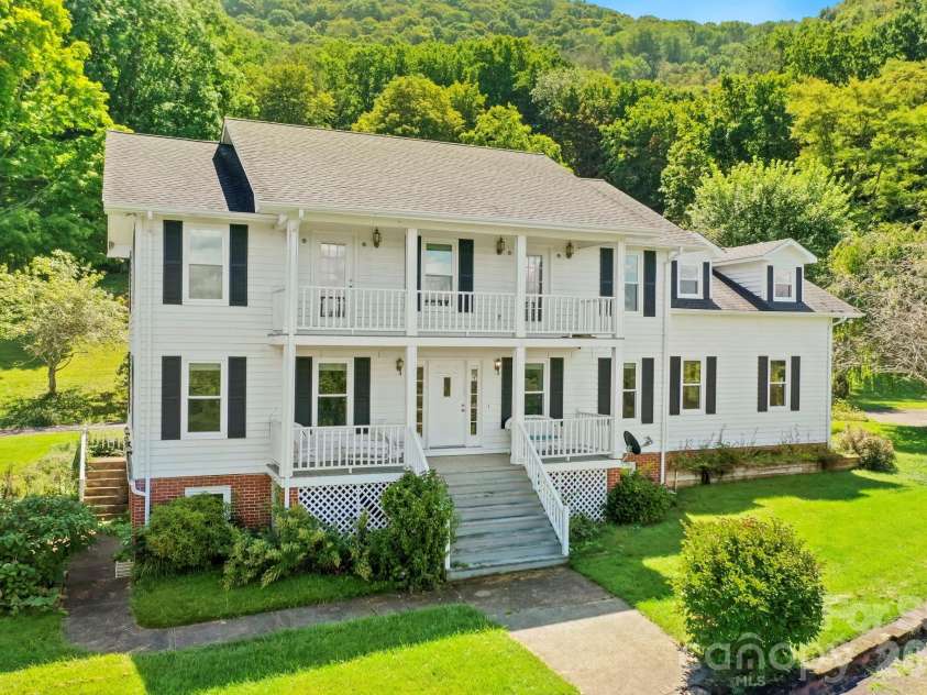 840 Ed Williams Road, Zionville, NC 28698.  MLS# CAR4182614, YatesRealty ID 9364. 