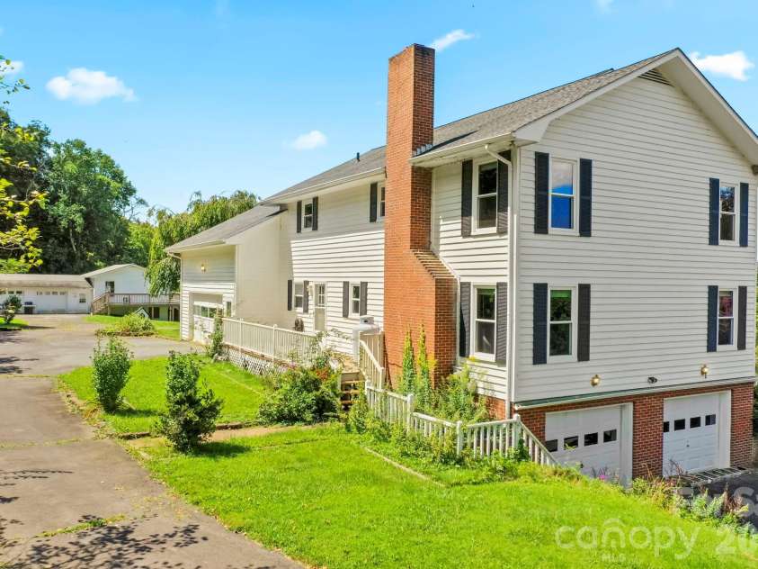 840 Ed Williams Road, Zionville, NC 28698.  MLS# CAR4182614, YatesRealty ID 9364. 