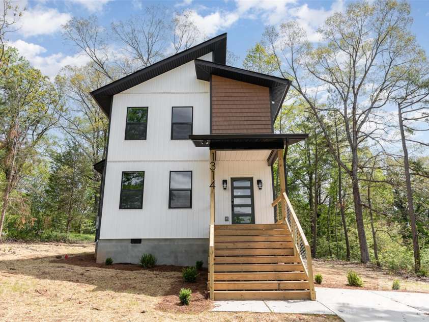 1314 Eddie Street, Gastonia, NC 28054.  MLS# CAR4245888, YatesRealty ID 9365. Front of home