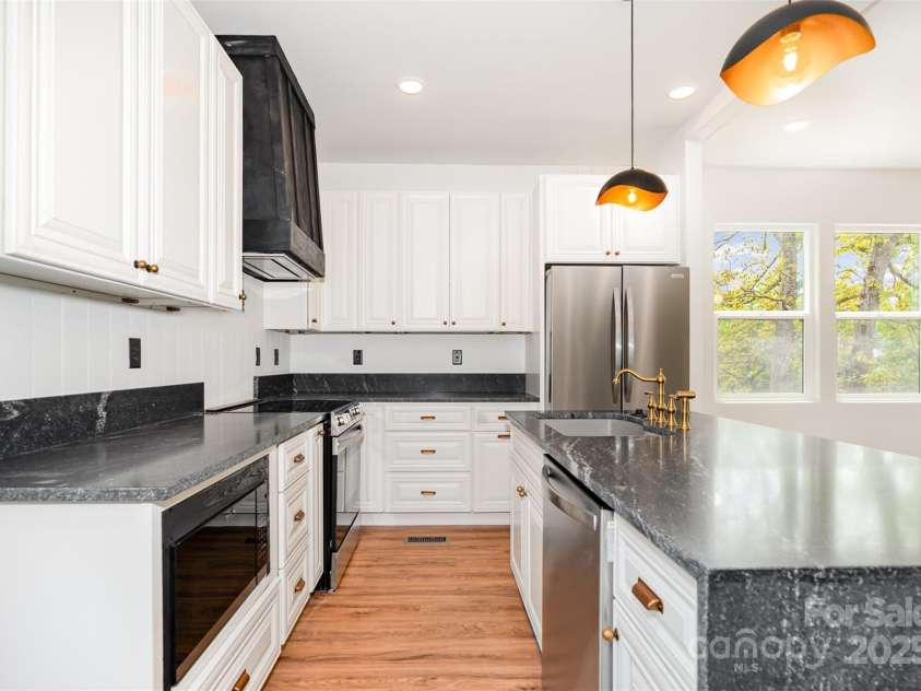 1314 Eddie Street, Gastonia, NC 28054.  MLS# CAR4245888, YatesRealty ID 9365. Kitchen