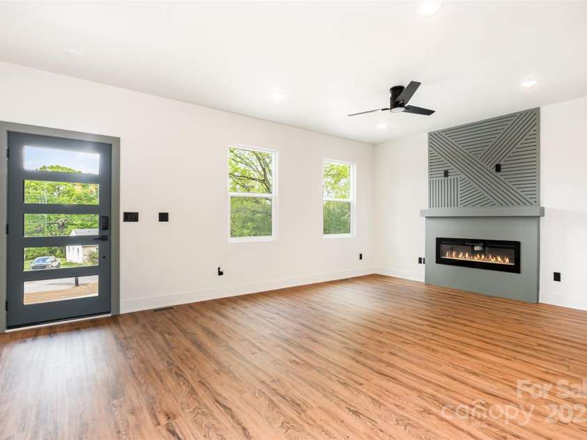 1314 Eddie Street, Gastonia, NC 28054.  MLS# CAR4245888, YatesRealty ID 9365. Living room