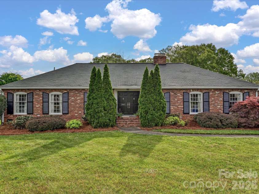 3927 Barclay Downs Drive, Charlotte, NC 28209.  MLS# CAR4356826, YatesRealty ID 9366. 3927 Barclay Downs Drive