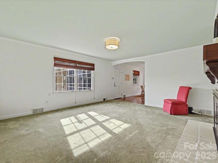3927 Barclay Downs Drive, Charlotte, NC 28209.  MLS# CAR4356826, YatesRealty ID 9366. Den